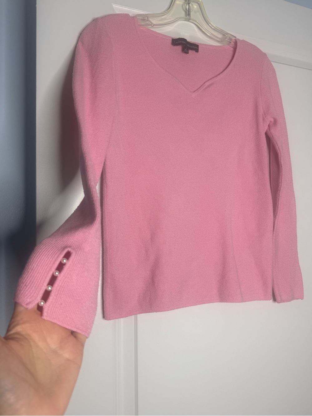 🍓6/$15🍓 Pink Sweater with Pearl Sleeve Accents